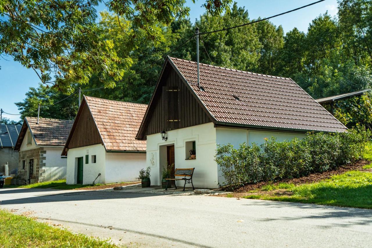 Готель Winzerhof Kuessler - Weinviertel Stillfried Екстер'єр фото