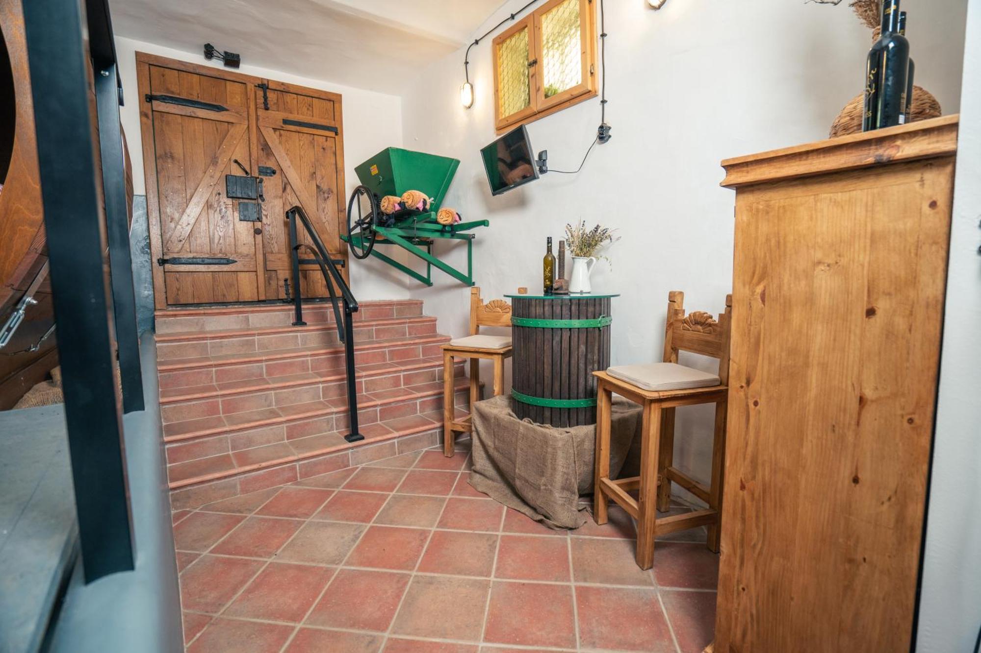 Готель Winzerhof Kuessler - Weinviertel Stillfried Екстер'єр фото